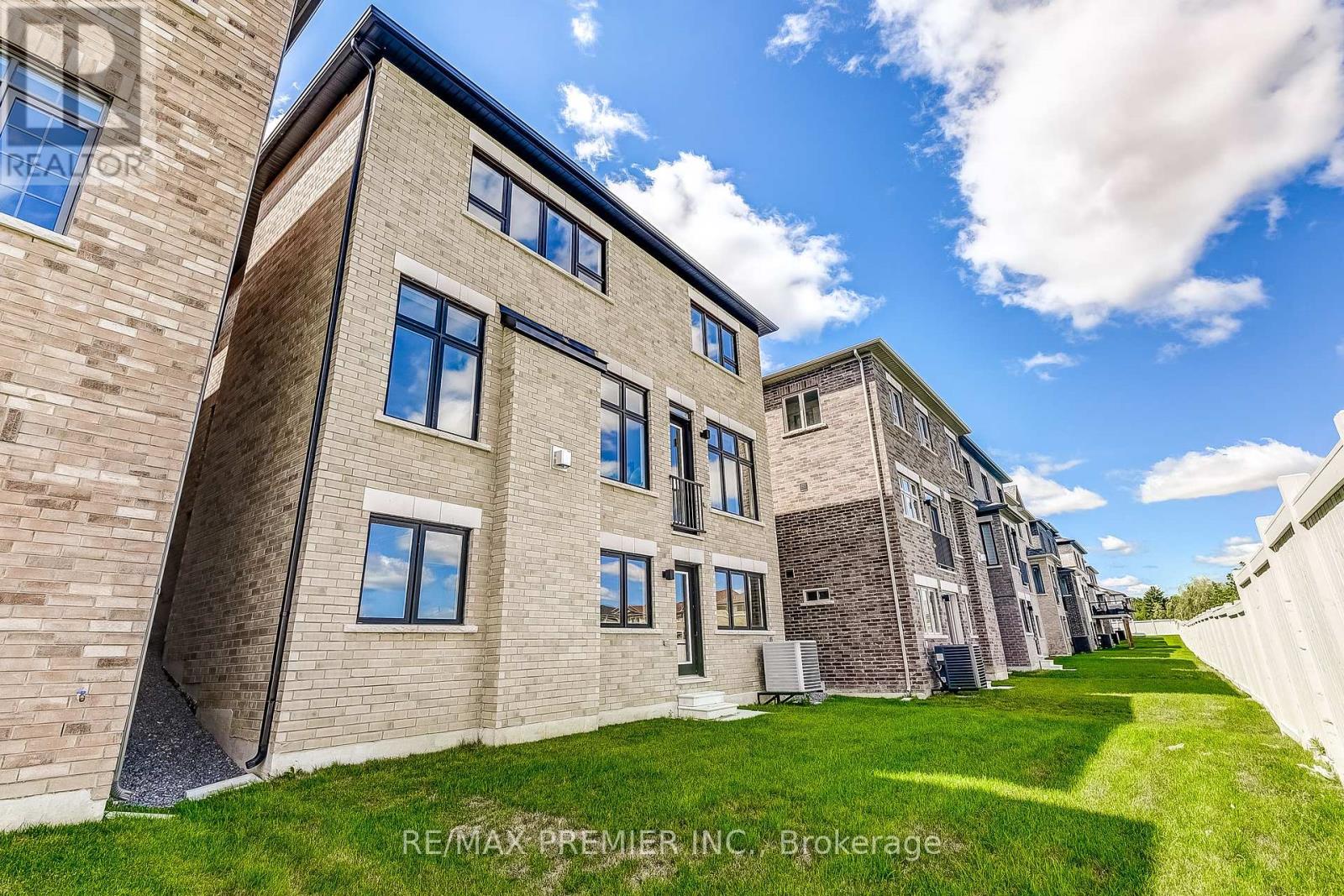 Photo 50 of 358 Boundary Boulevard, Whitchurchstouffville ON