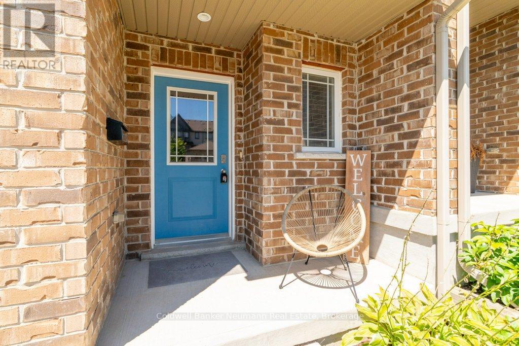Photo 5 of 14 Jeffrey Drive, Guelph ON