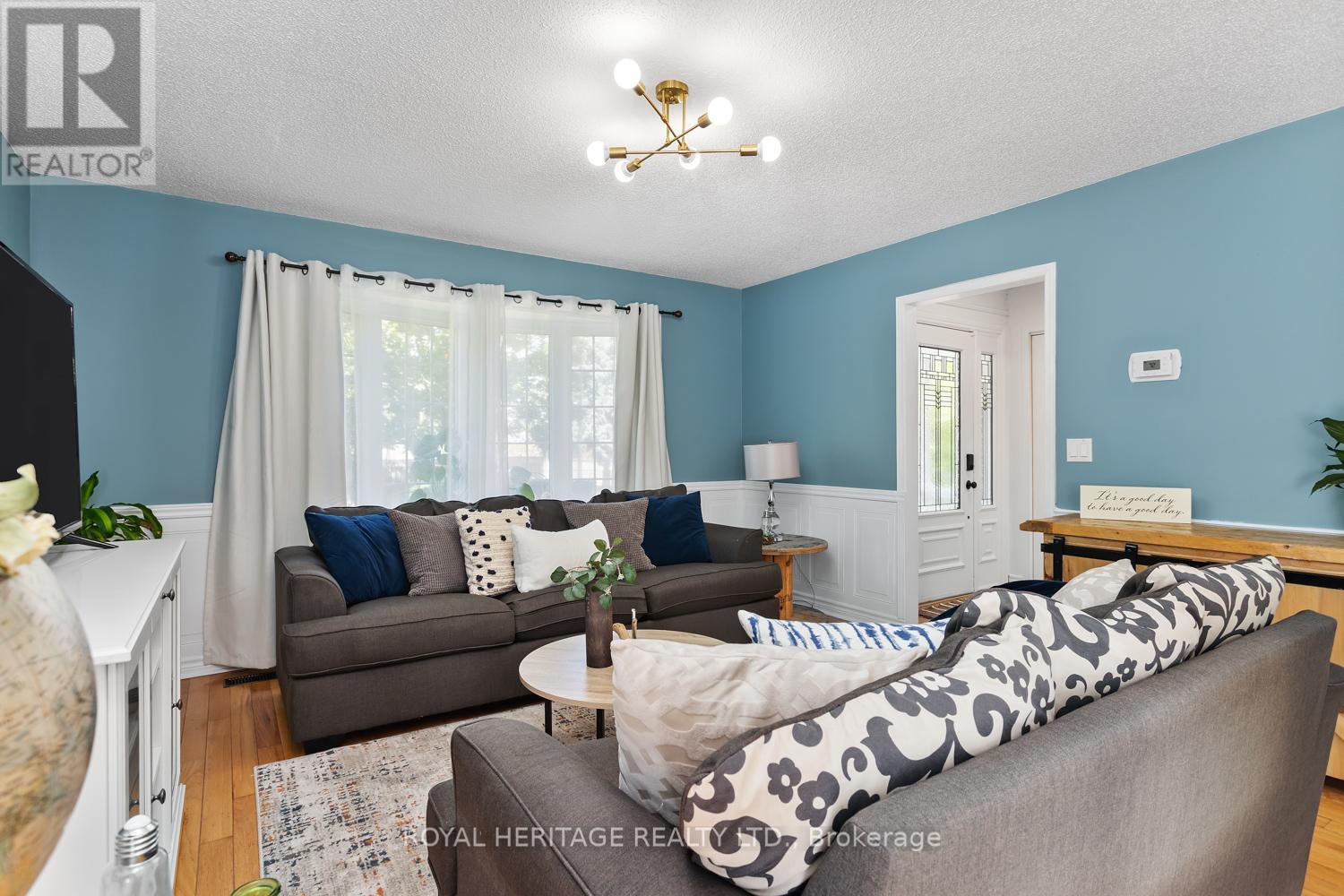 Photo 7 of 101 Hart Boulevard, Clarington ON