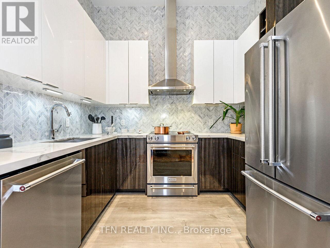 Photo 1 of M 5 20 Shore Breeze Drive, Toronto ON