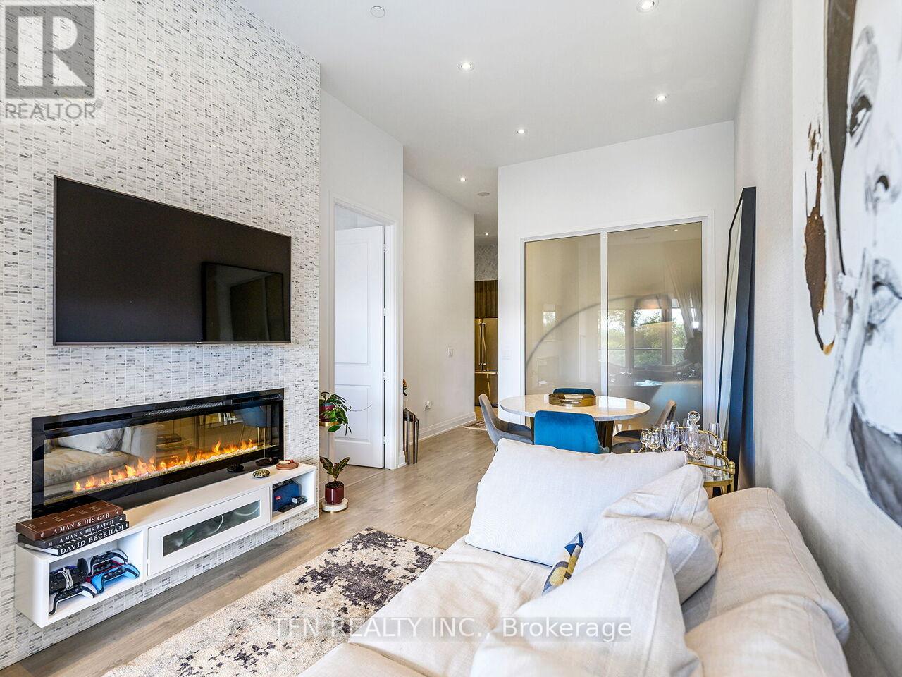 Photo 10 of M 5 20 Shore Breeze Drive, Toronto ON