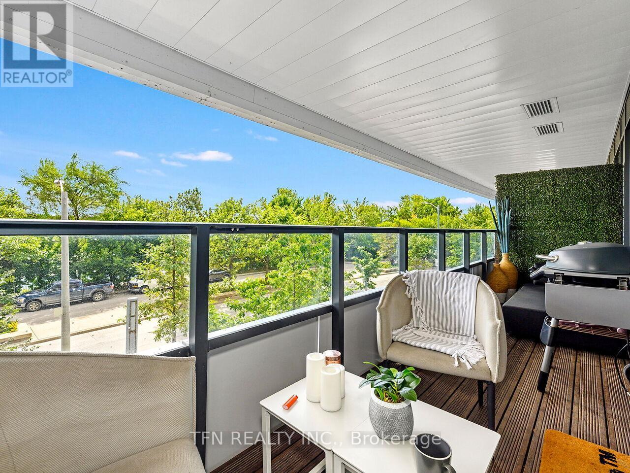 Photo 11 of M 5 20 Shore Breeze Drive, Toronto ON
