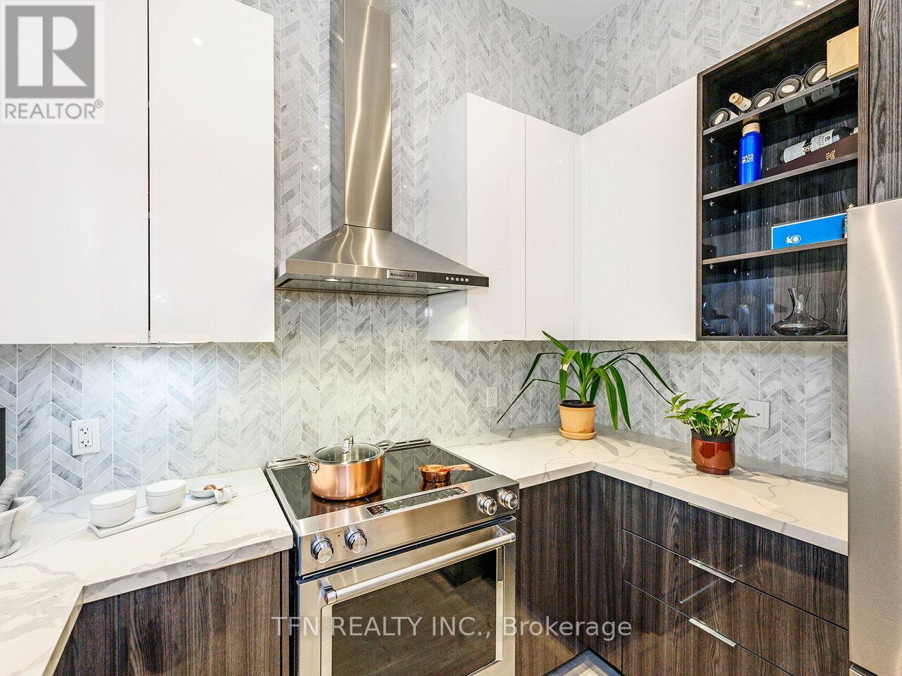 Photo 3 of M 5 20 Shore Breeze Drive, Toronto ON