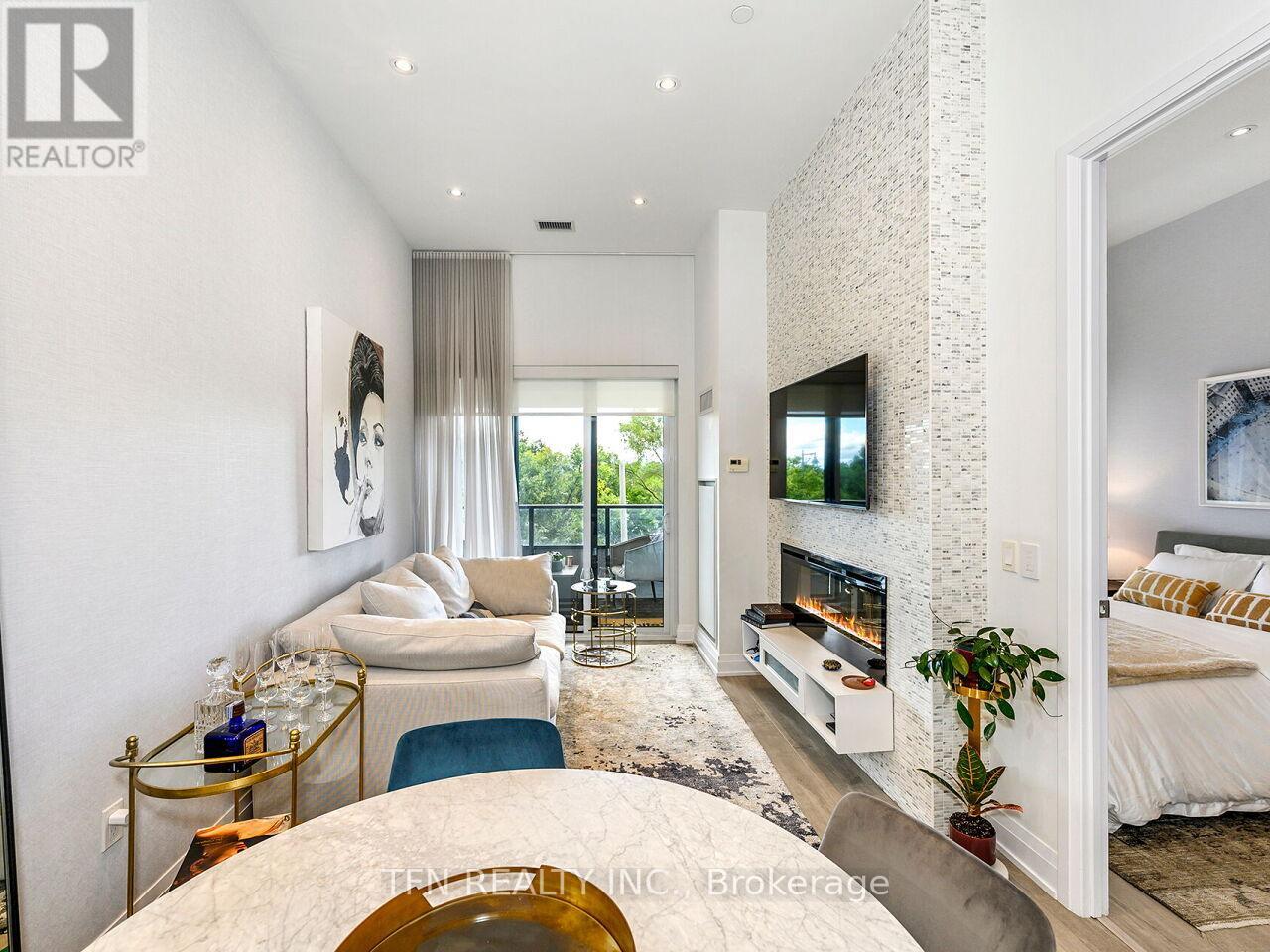 Photo 5 of M 5 20 Shore Breeze Drive, Toronto ON