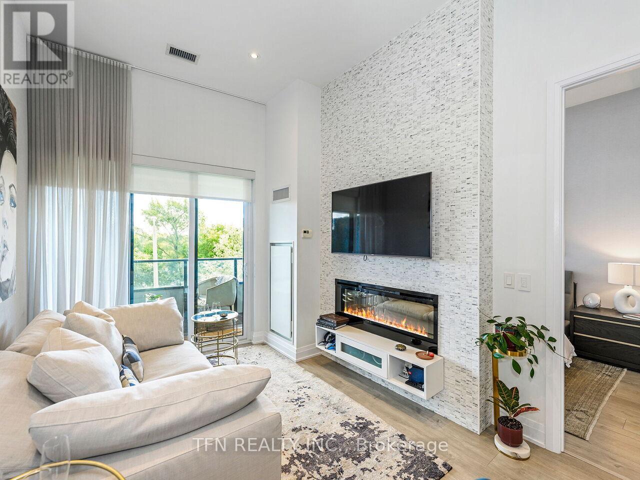 Photo 6 of M 5 20 Shore Breeze Drive, Toronto ON