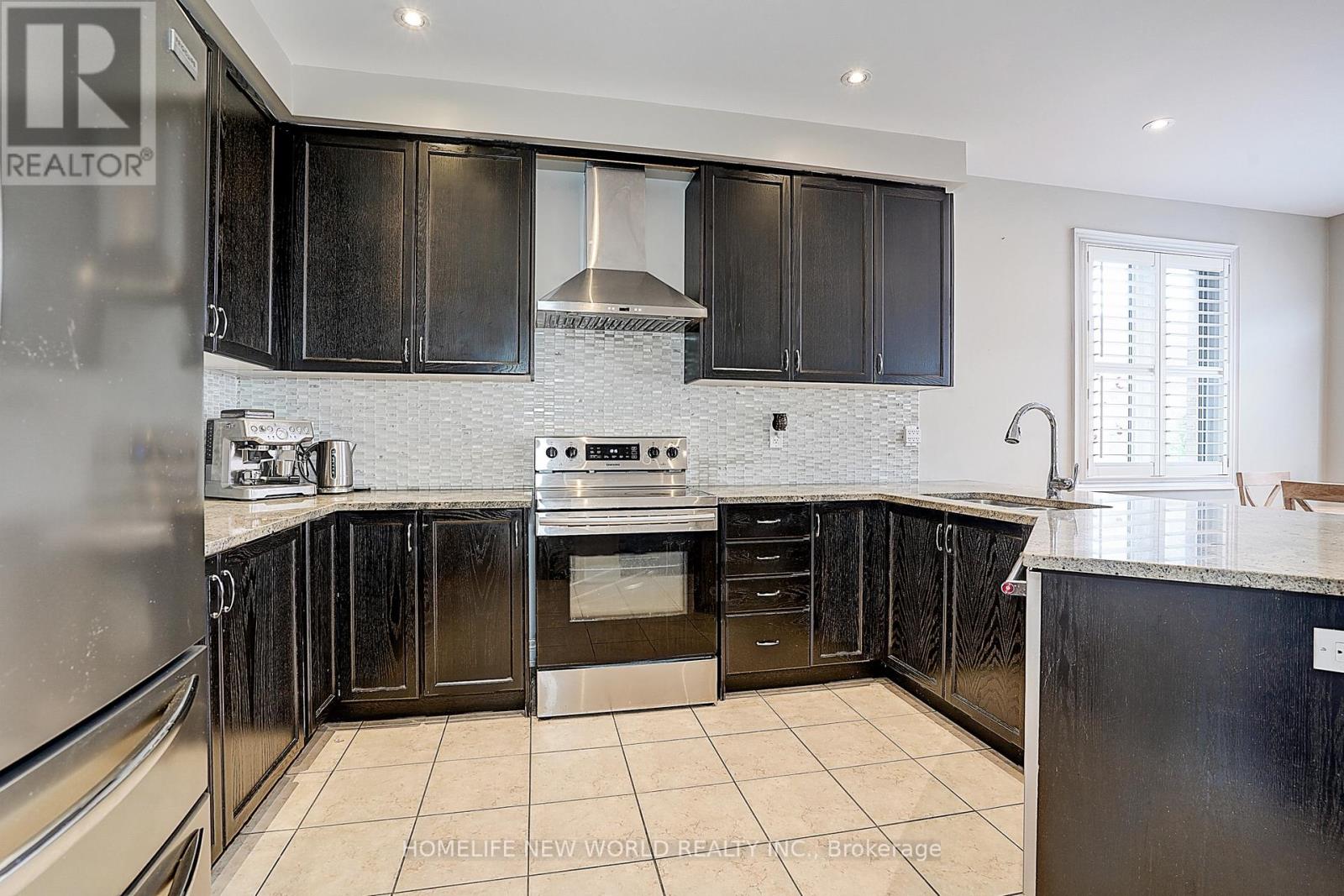 Photo 38 of 253 Cannes Avenue, Vaughan ON