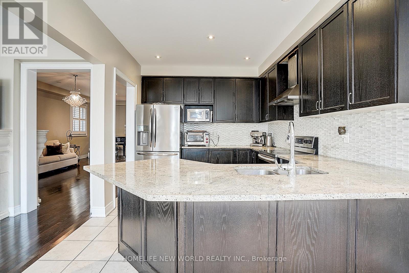 Photo 31 of 253 Cannes Avenue, Vaughan ON