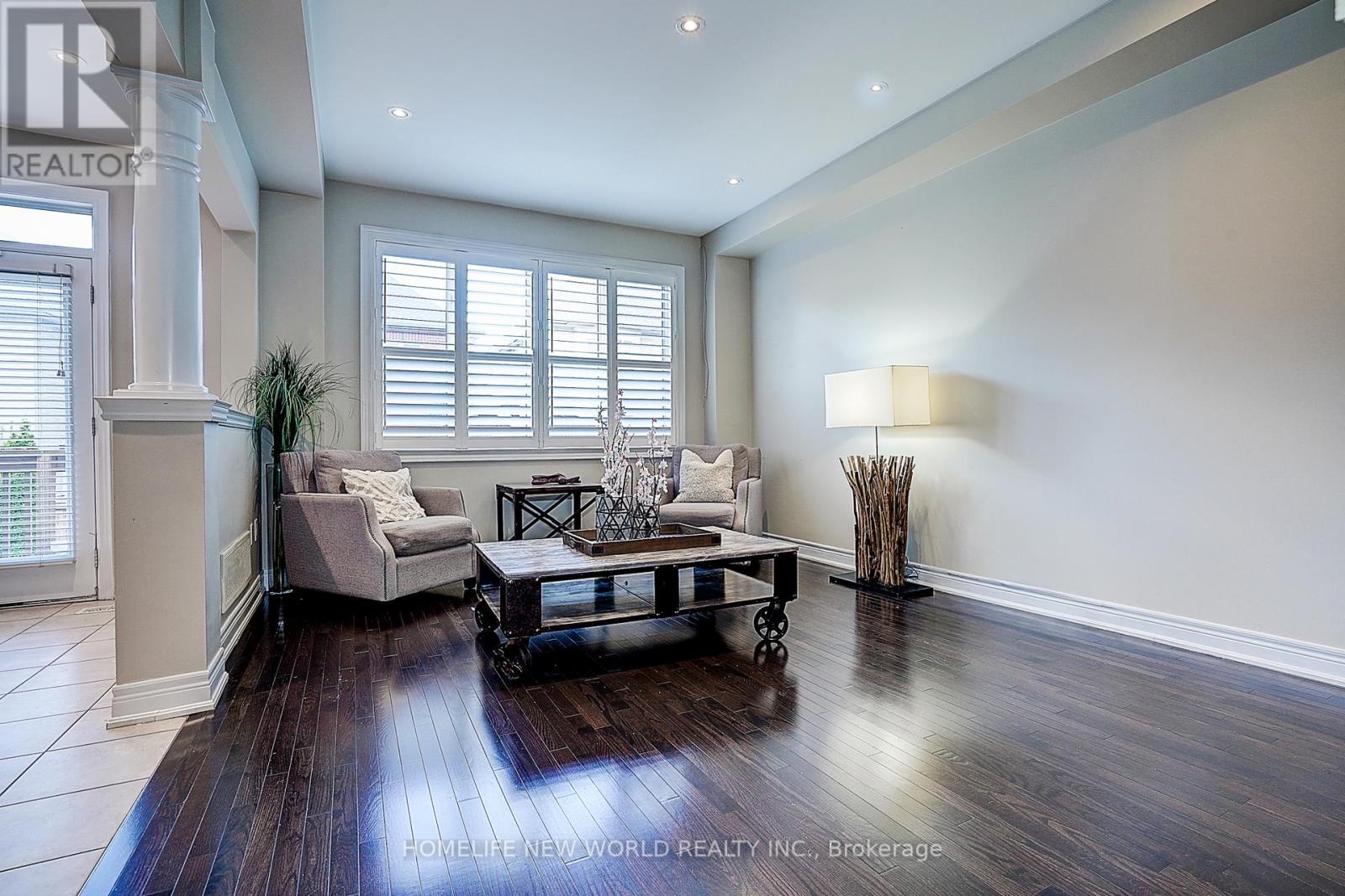 Photo 10 of 253 Cannes Avenue, Vaughan ON
