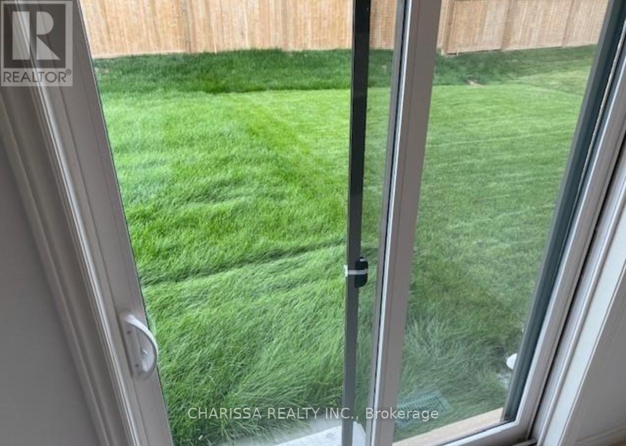 Photo 38 of 41 Dennis Drive, West Lincoln ON