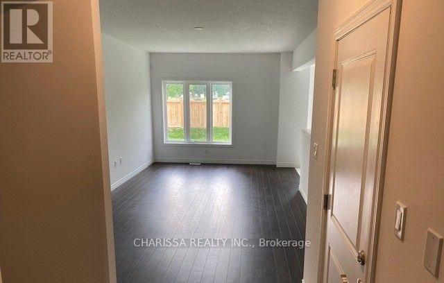 Photo 21 of 41 Dennis Drive, West Lincoln ON