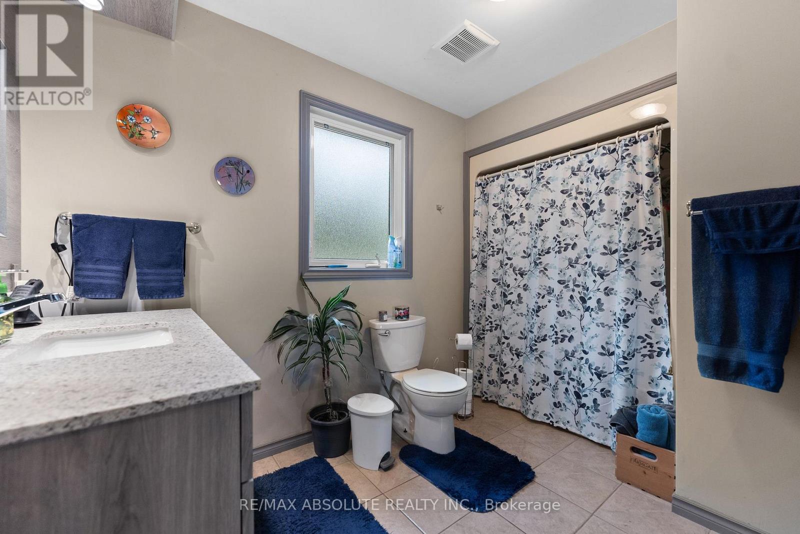 Photo 10 of 4666 Matawatchan Road, Greater Madawaska ON