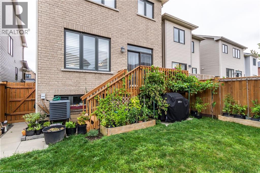 Photo 10 of 46 Kelso Drive, Caledonia ON