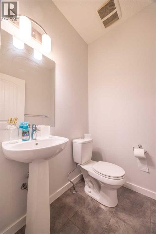 Photo 39 of 385 Kings Heights Drive Se, Airdrie AB