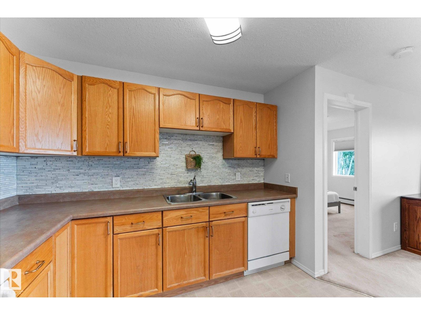 Photo 8 of 305 4307 43 Av, Stony Plain AB