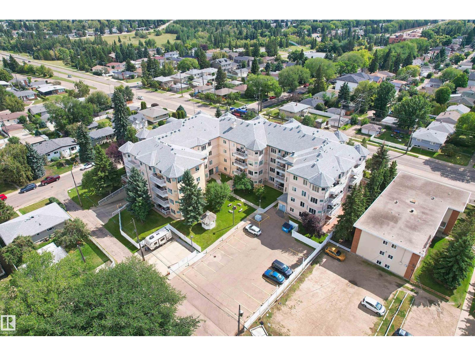 Photo 14 of 306 10610 76 St Nw, Edmonton AB