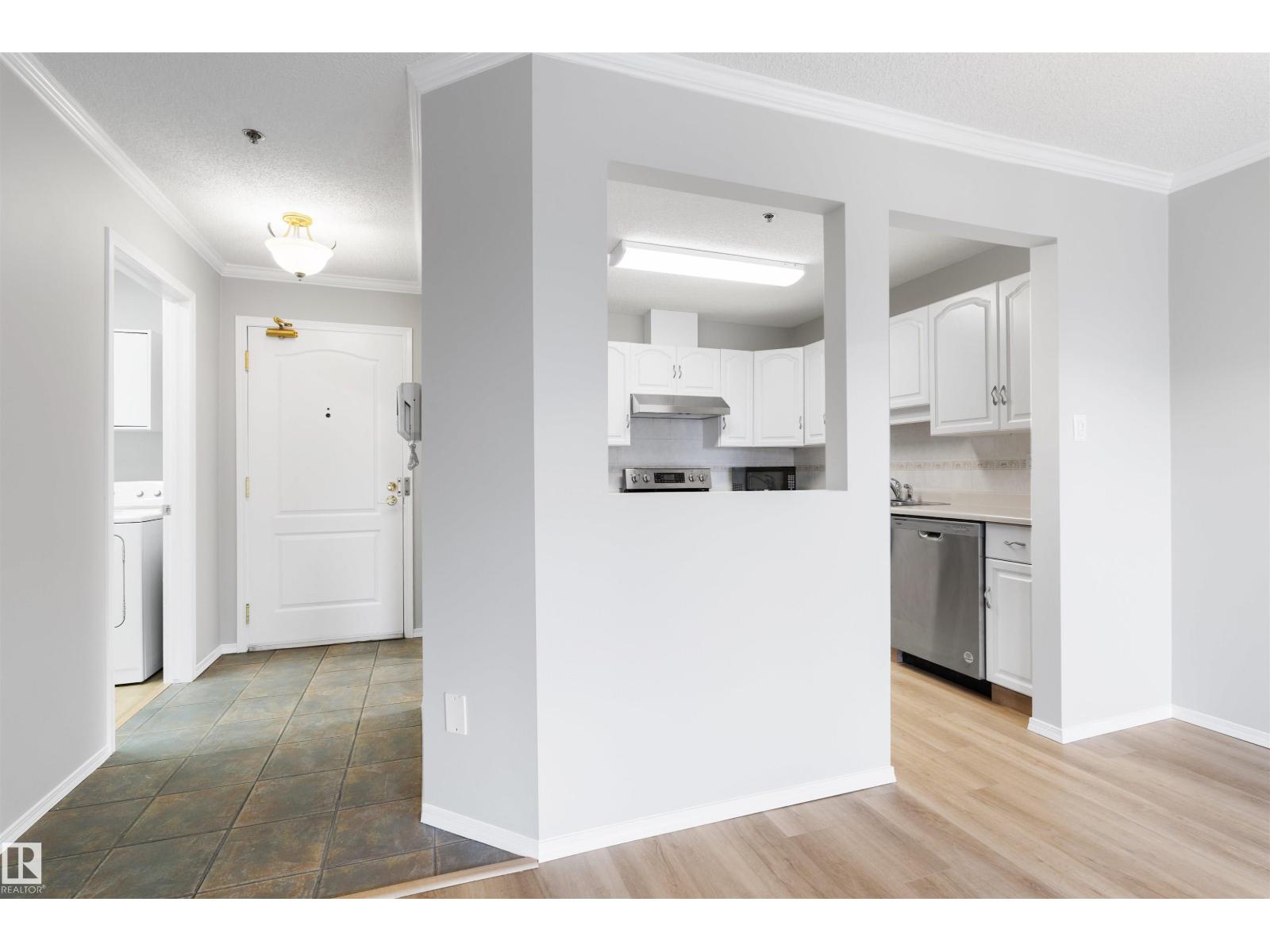 Photo 4 of 306 10610 76 St Nw, Edmonton AB