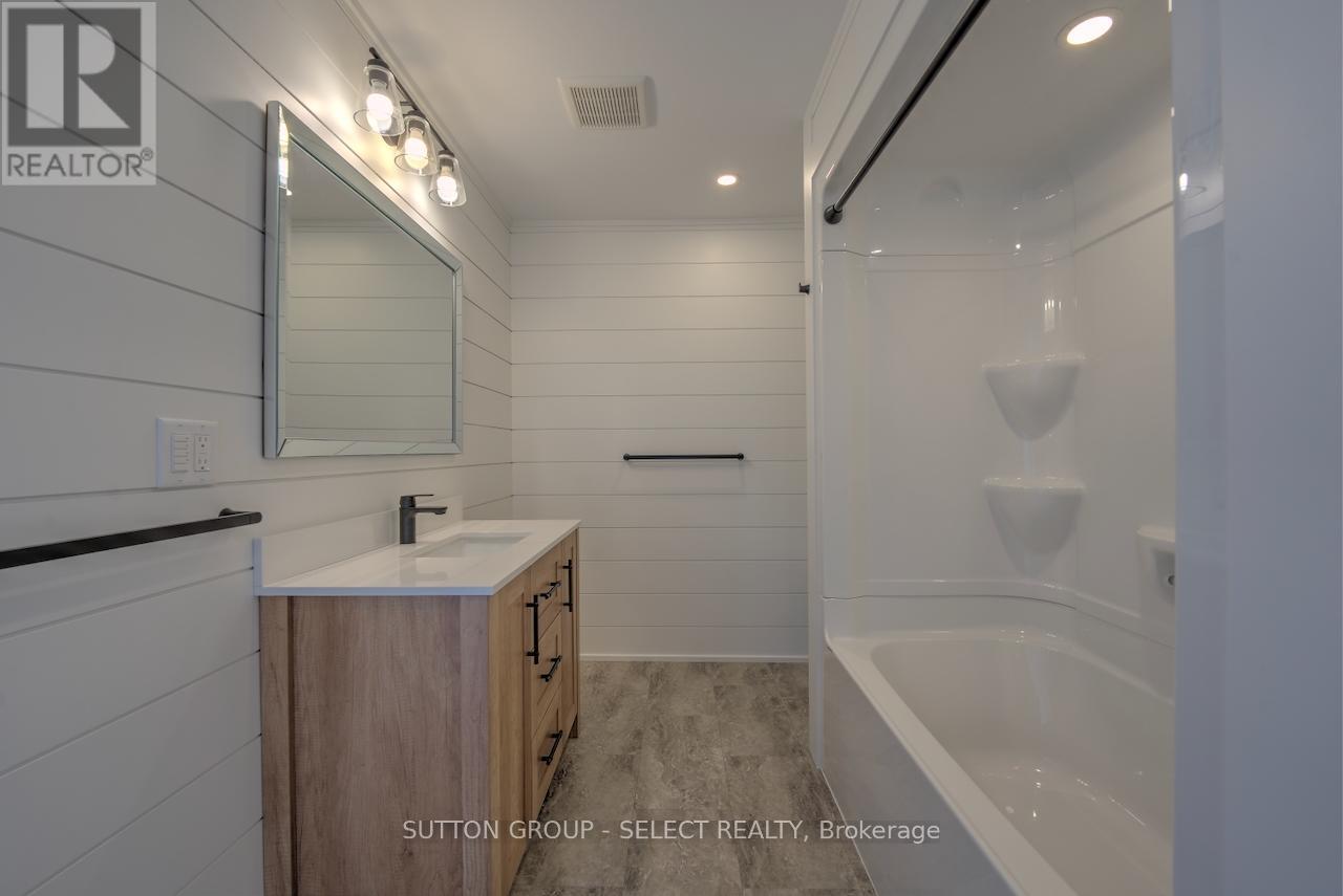Photo 4 of 101 Broadway Street, Lambton Shores ON