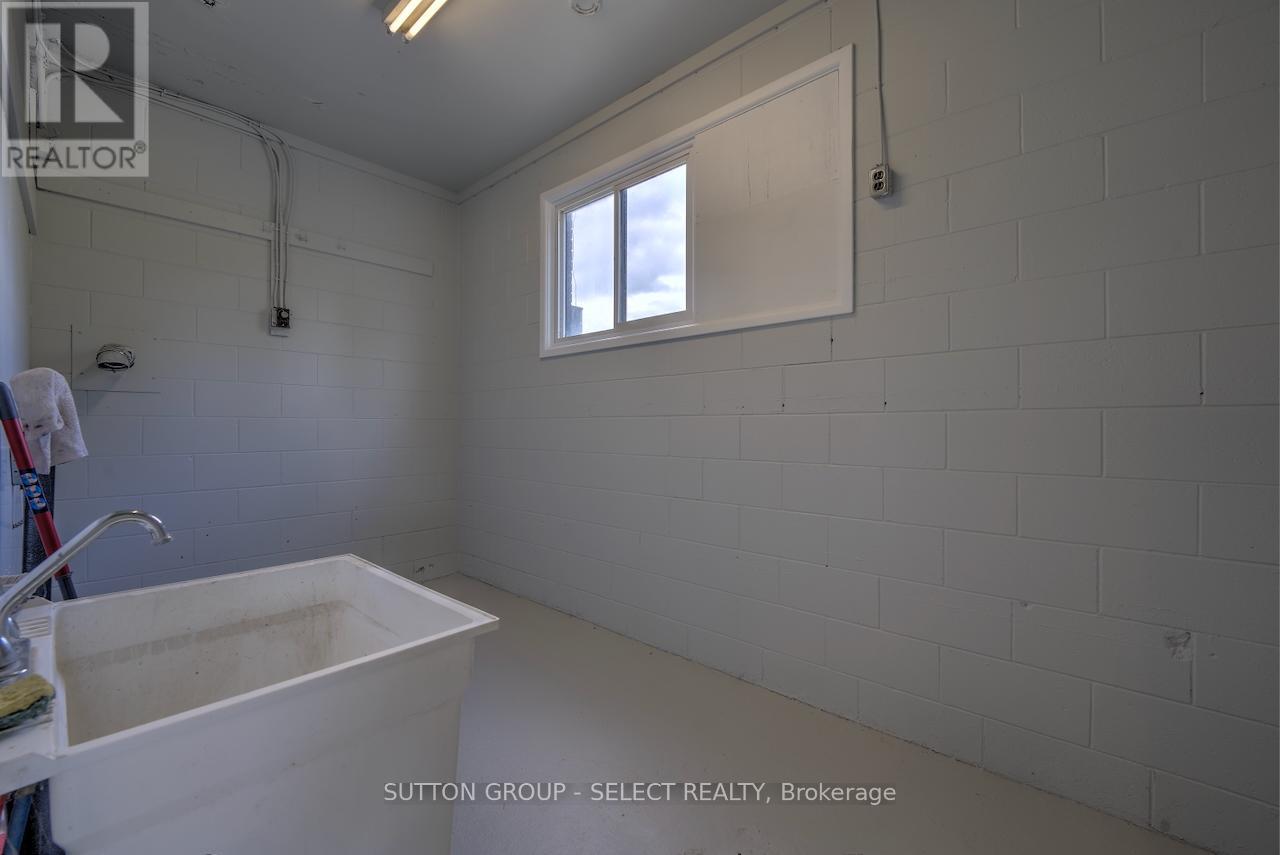 Photo 33 of 101 Broadway Street, Lambton Shores ON