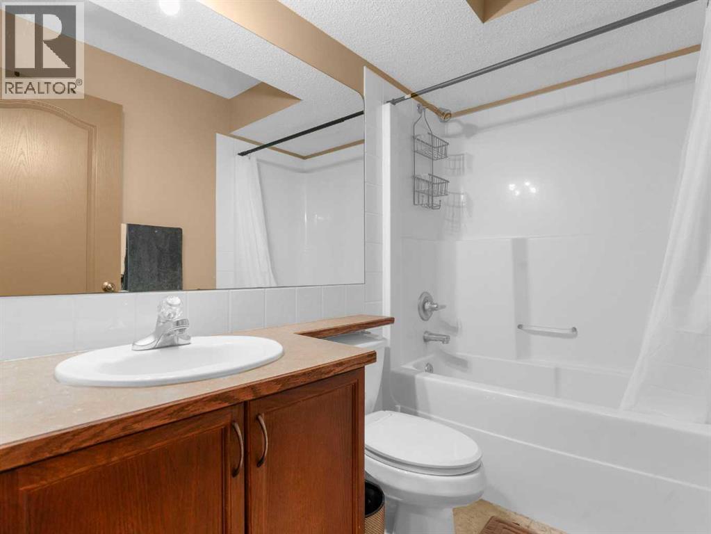 Photo 21 of 126 Kincora Park Nw, Calgary AB