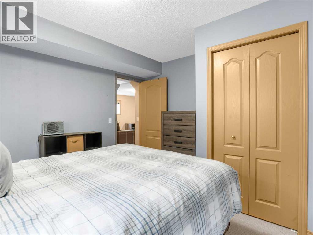 Photo 15 of 126 Kincora Park Nw, Calgary AB