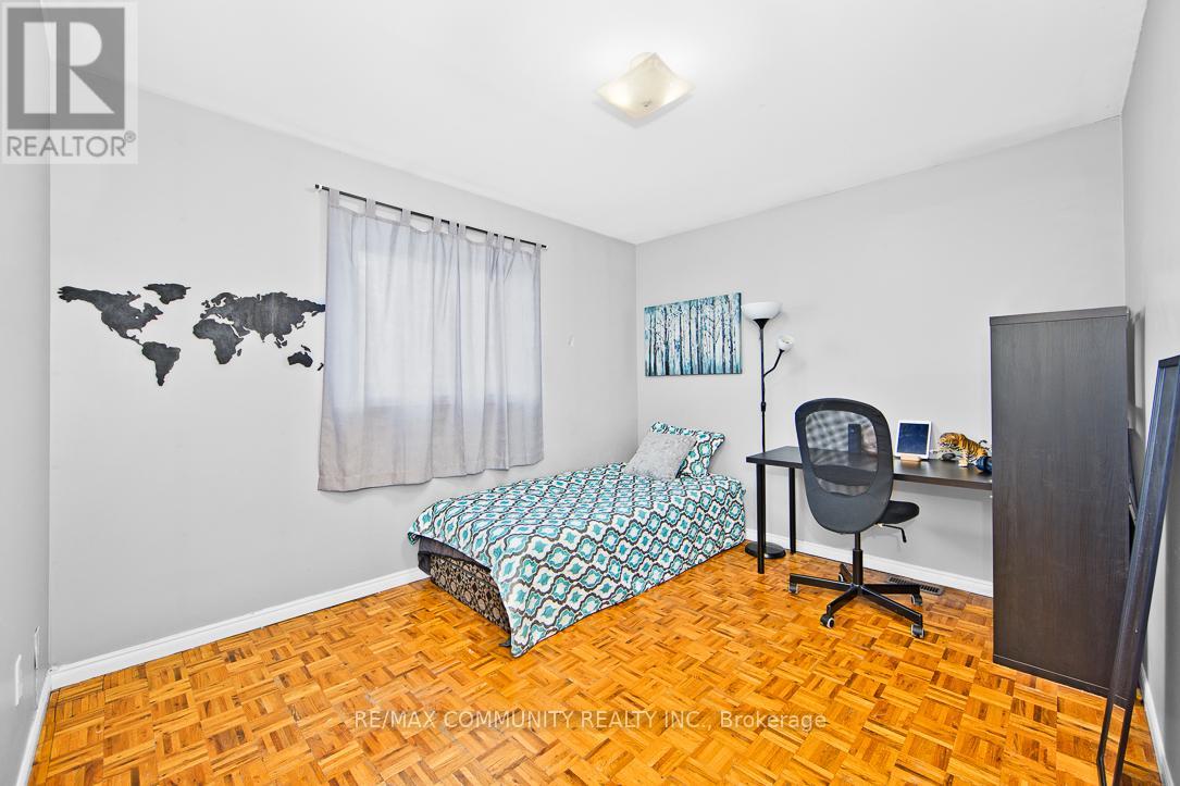 Photo 17 of 17 Tineta Crescent, Toronto ON