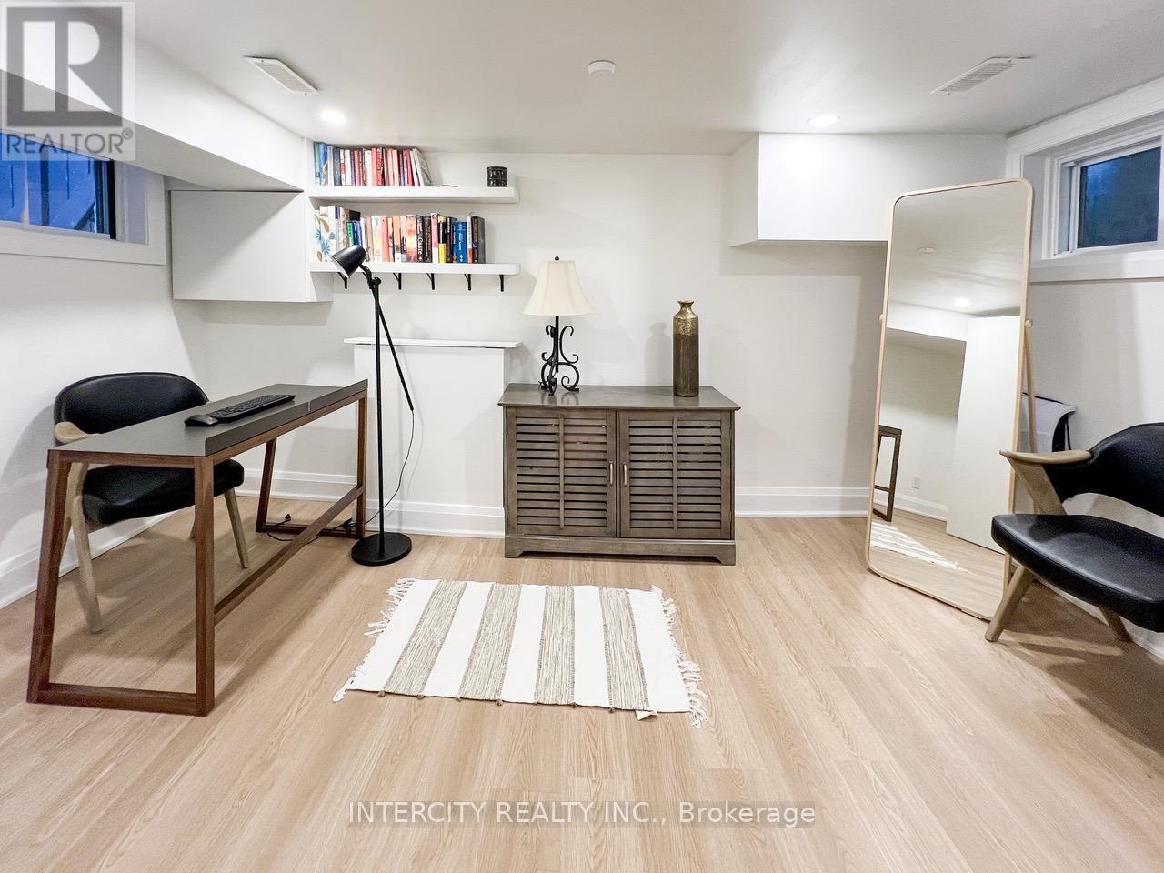 Photo 12 of 92 Dagmar Avenue, Toronto ON