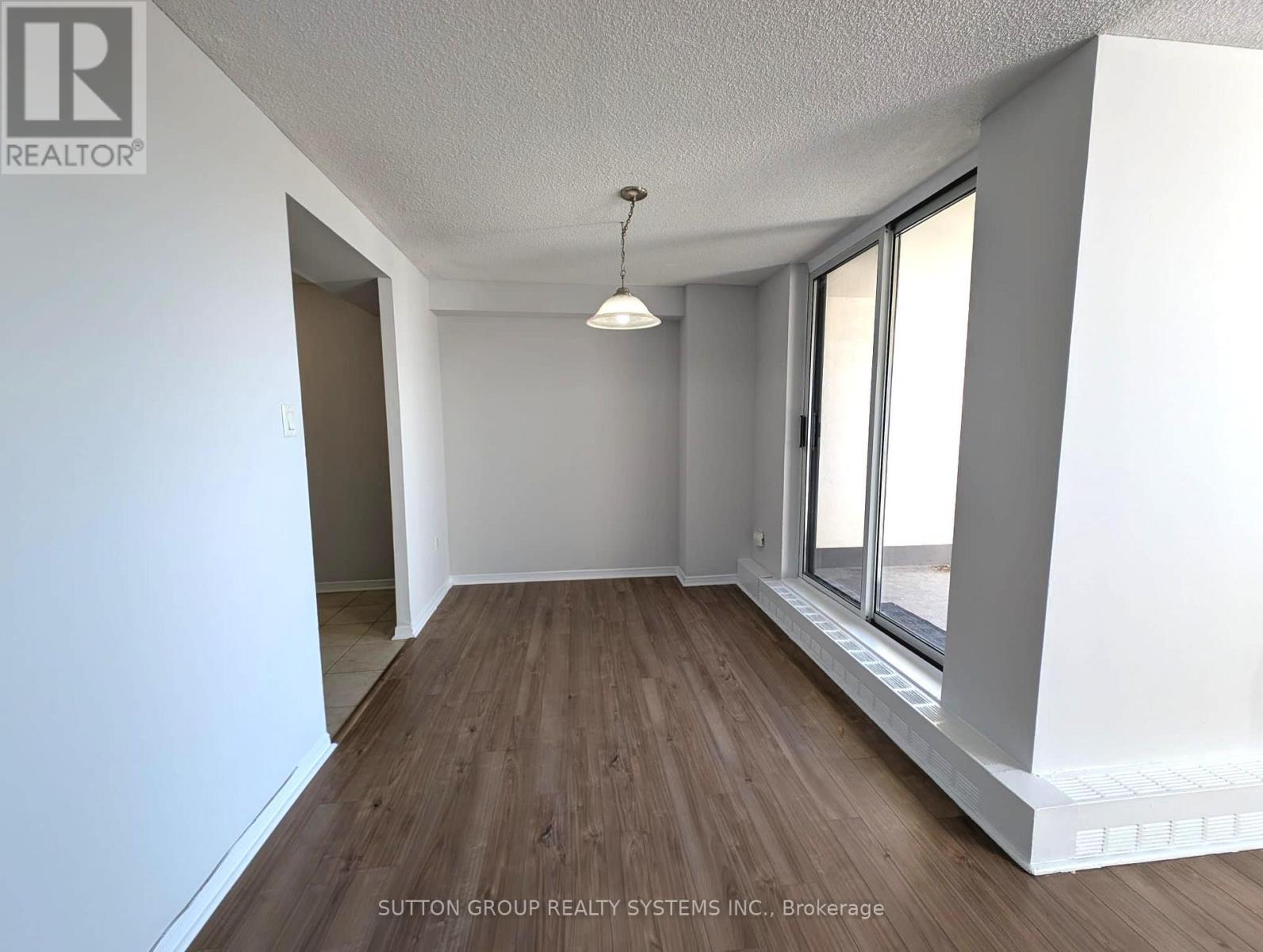 Photo 8 of 309 2900 Battleford Road, Mississauga ON