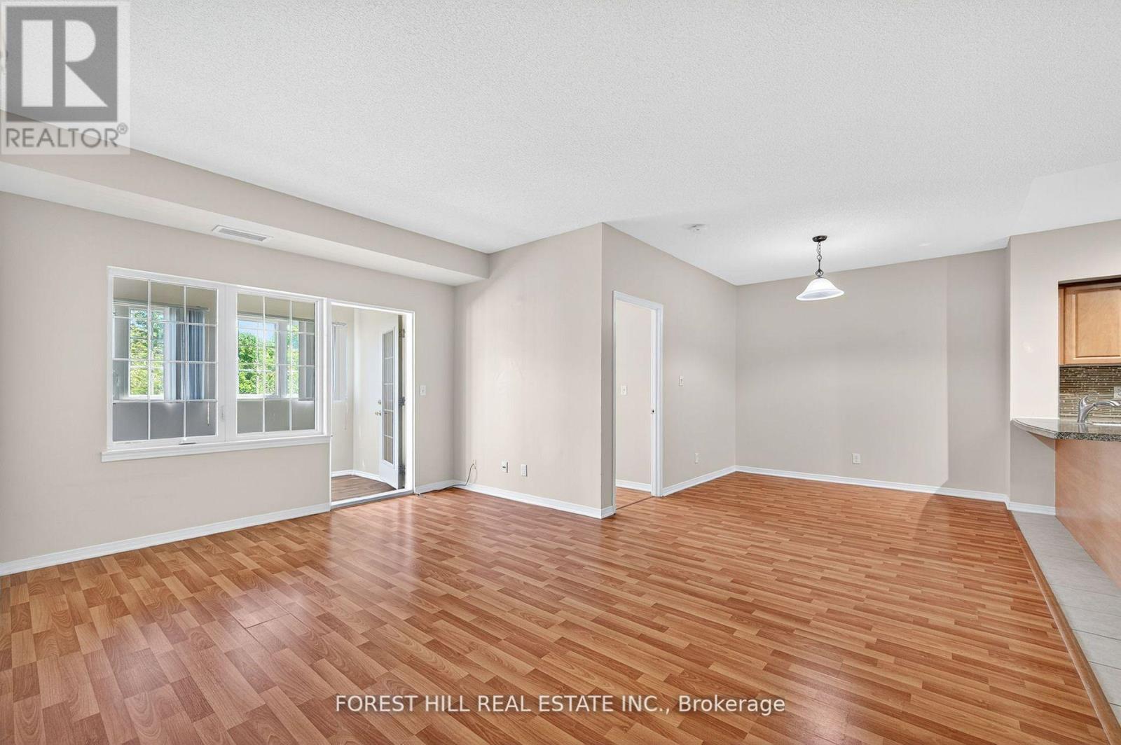 Photo 5 of 308 9451 Jane Street, Vaughan ON