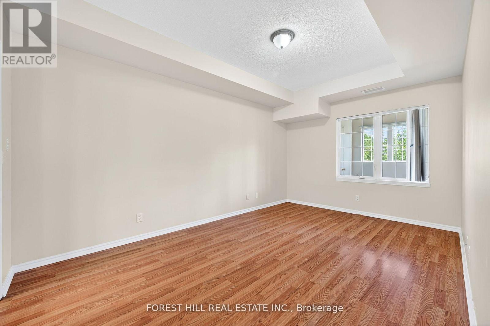 Photo 6 of 308 9451 Jane Street, Vaughan ON