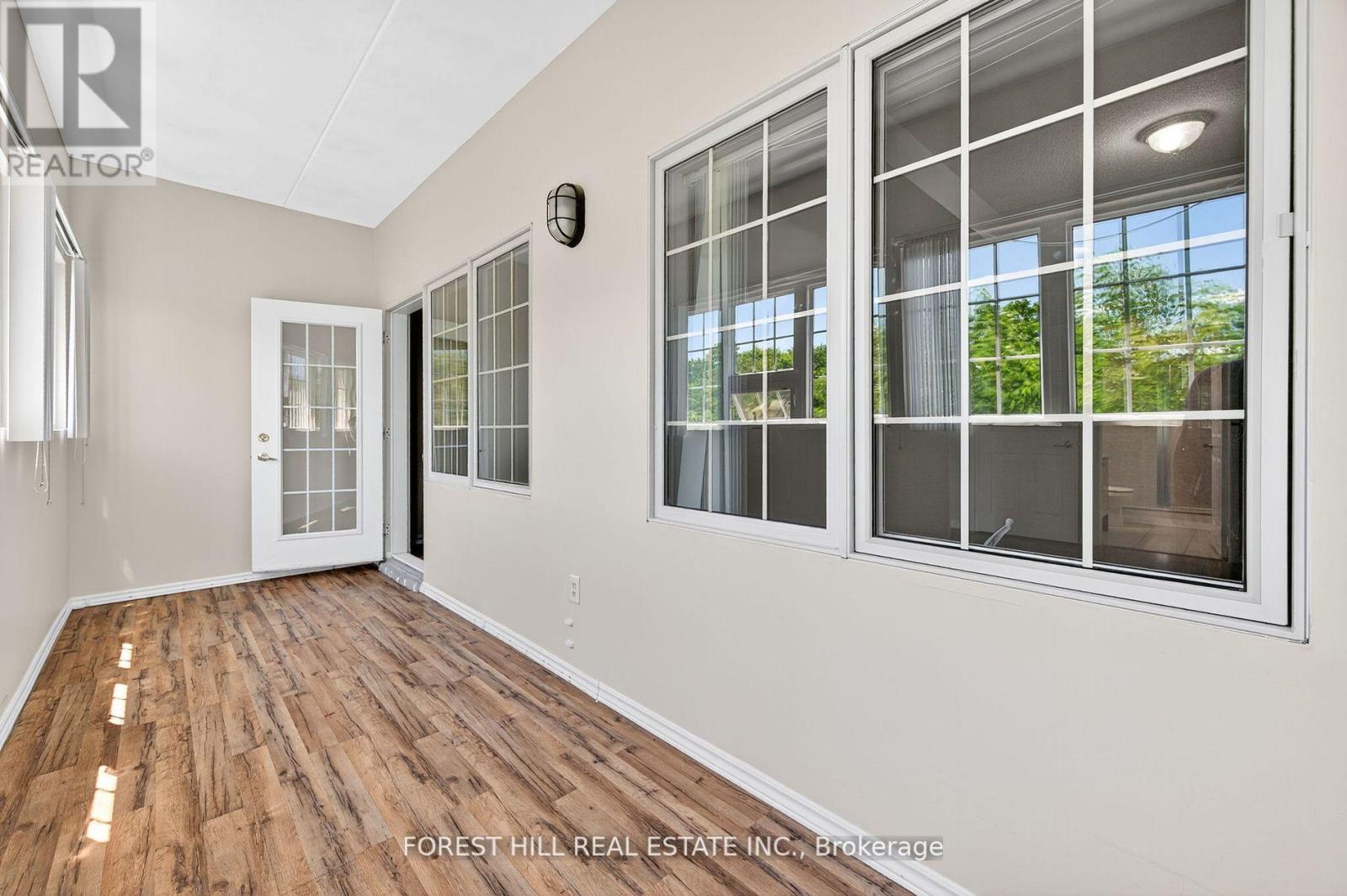 Photo 22 of 308 9451 Jane Street, Vaughan ON