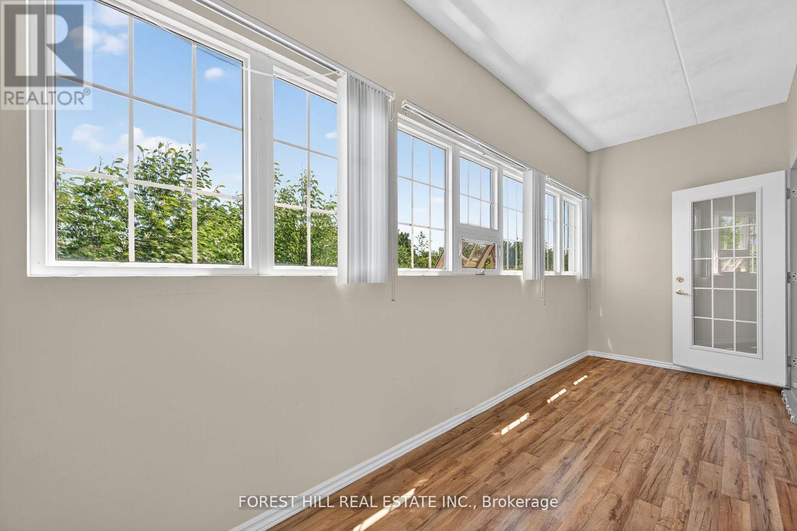 Photo 27 of 308 9451 Jane Street, Vaughan ON