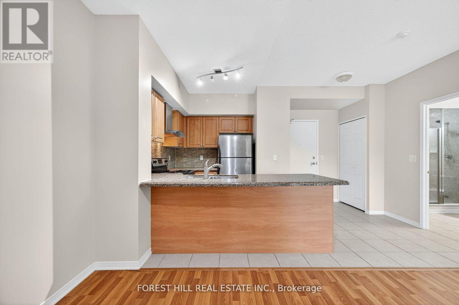 Photo 2 of 308 9451 Jane Street, Vaughan ON