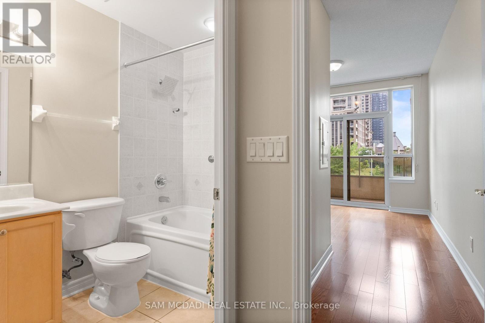 Photo 33 of 211 350 Princess Royal Drive, Mississauga ON