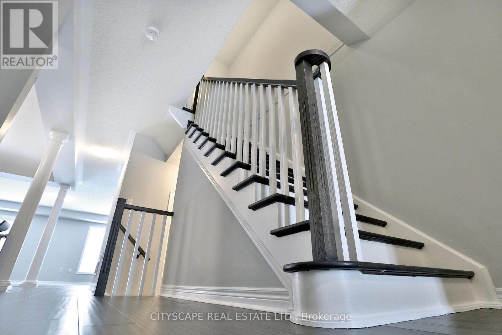 Photo 10 of 87 Bethune Avenue, Hamilton ON