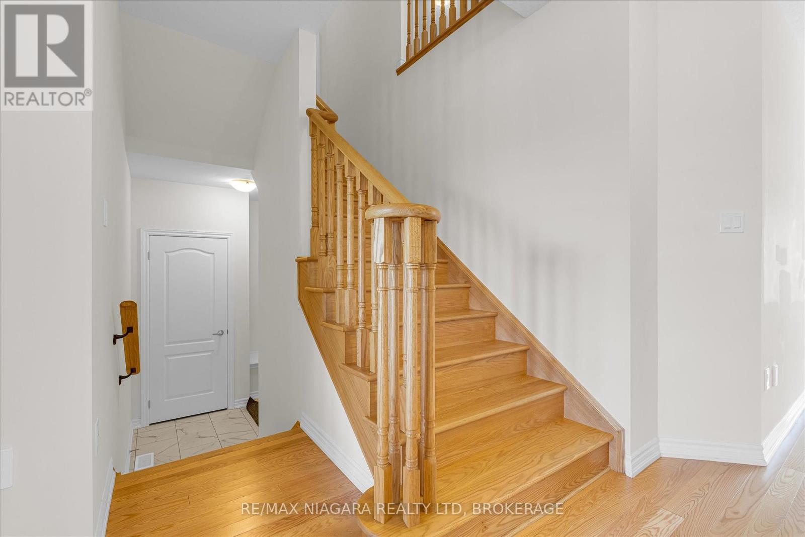 Photo 6 of 22 Peach Street, Thorold ON