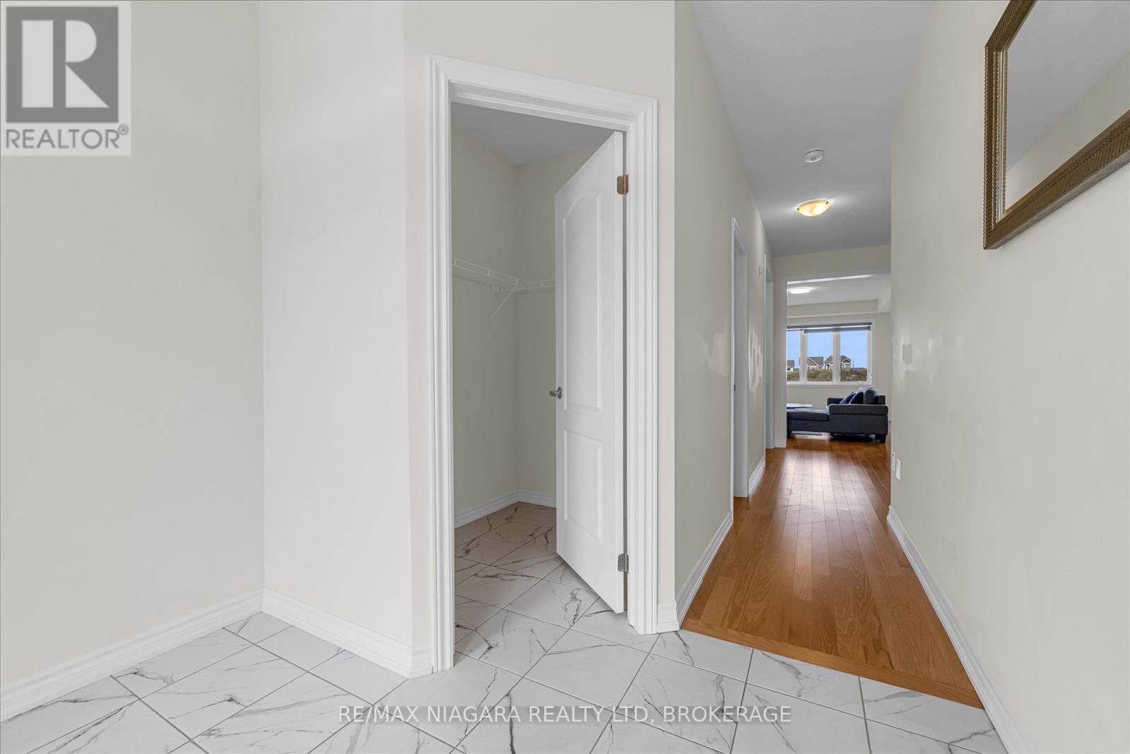 Photo 38 of 22 Peach Street, Thorold ON
