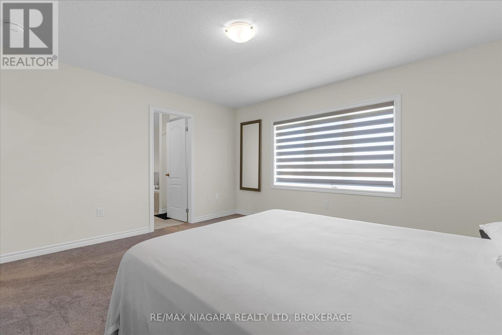 Photo 39 of 22 Peach Street, Thorold ON