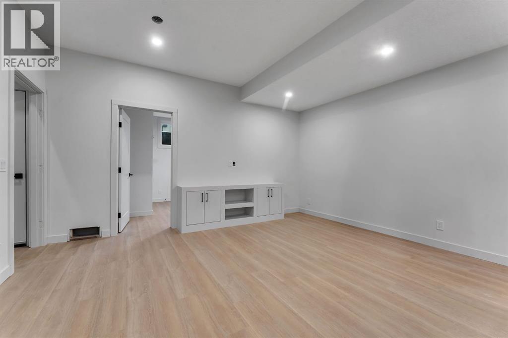 Single Family House for Sale in   Avenue NW Mount Pleasant Calgary 