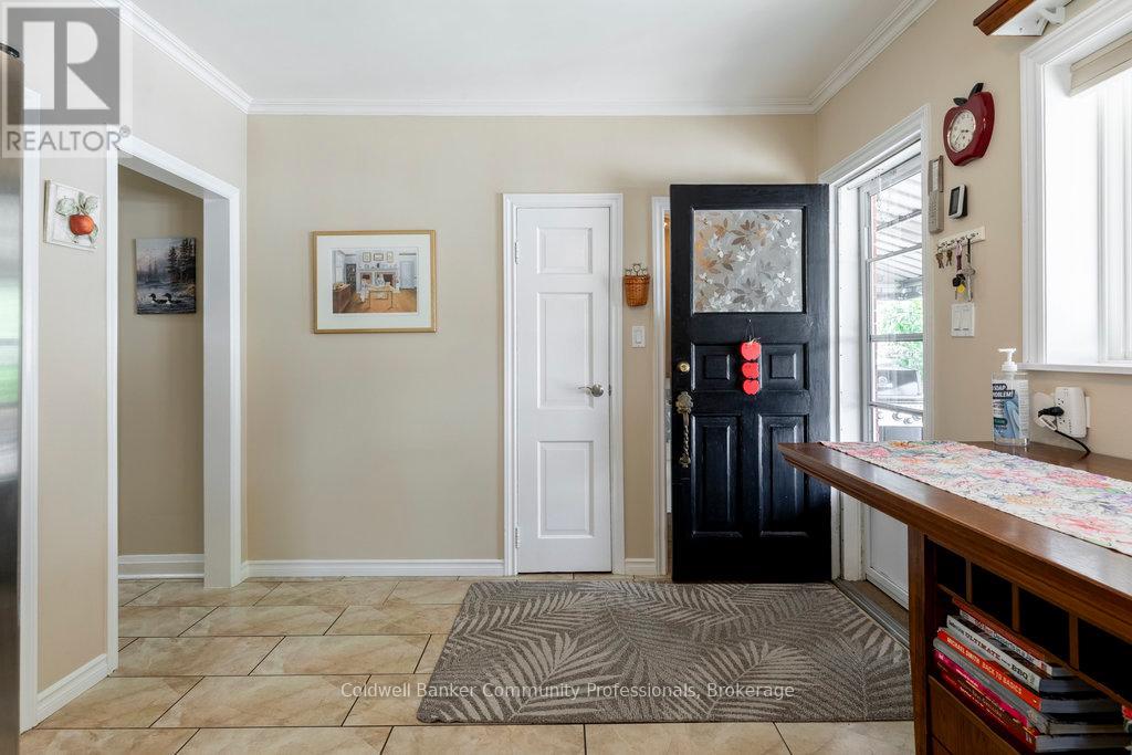 Single Family House Bungalow for Sale in  STEWARTDALE AVENUE Hamilton (Rosedale) 