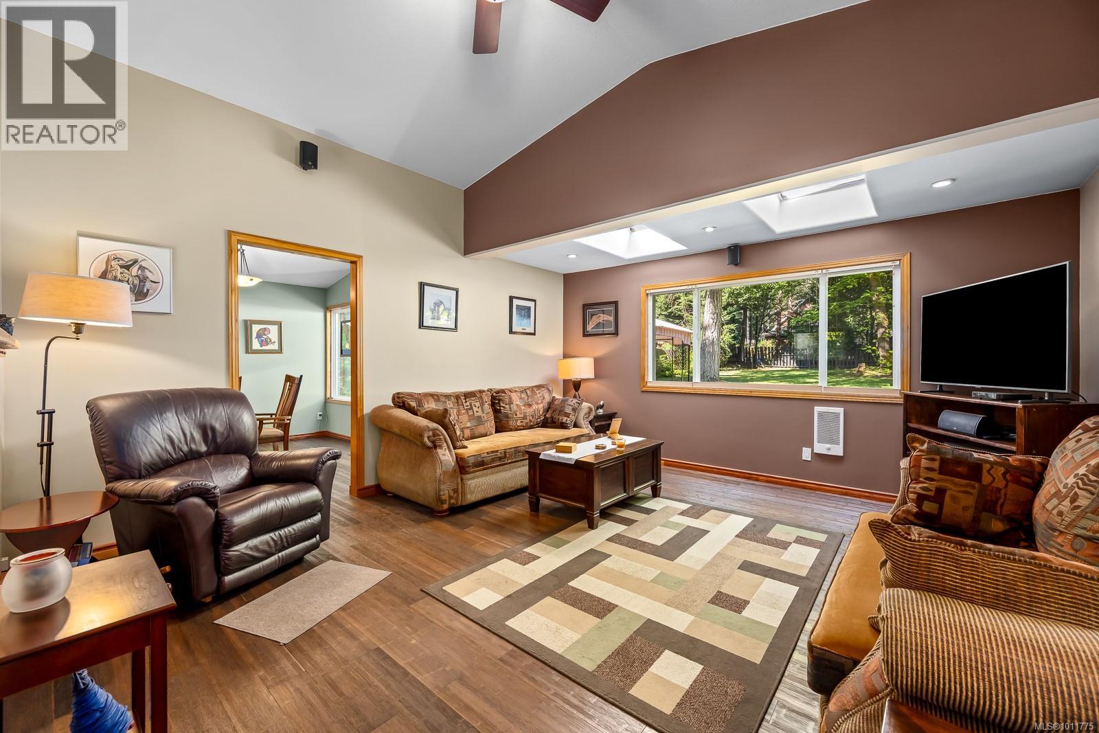 1307 Anderton Rd, Comox