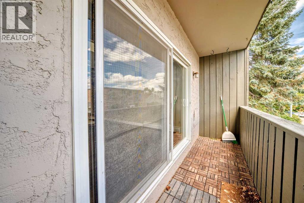 Single Family House Multi-level for Sale in #   Avenue NW Sunnyside Calgary 