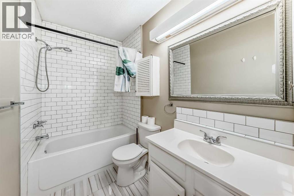 Single Family House Multi-level for Sale in #   Avenue NW Sunnyside Calgary 