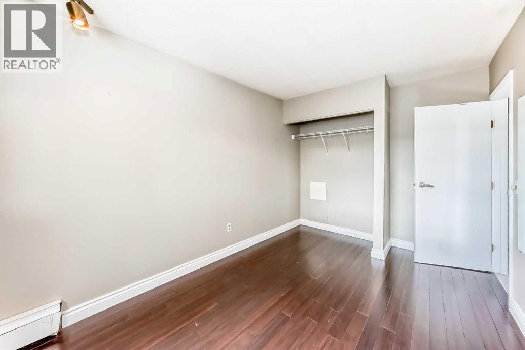 Single Family House Multi-level for Sale in #   Avenue NW Sunnyside Calgary 