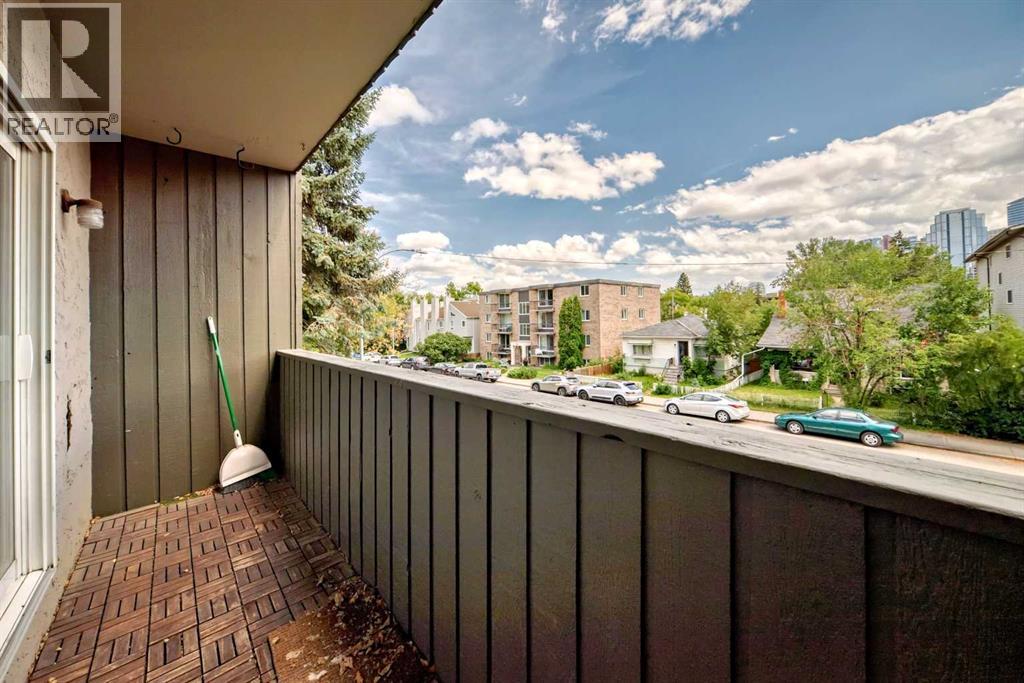 Single Family House Multi-level for Sale in #   Avenue NW Sunnyside Calgary 