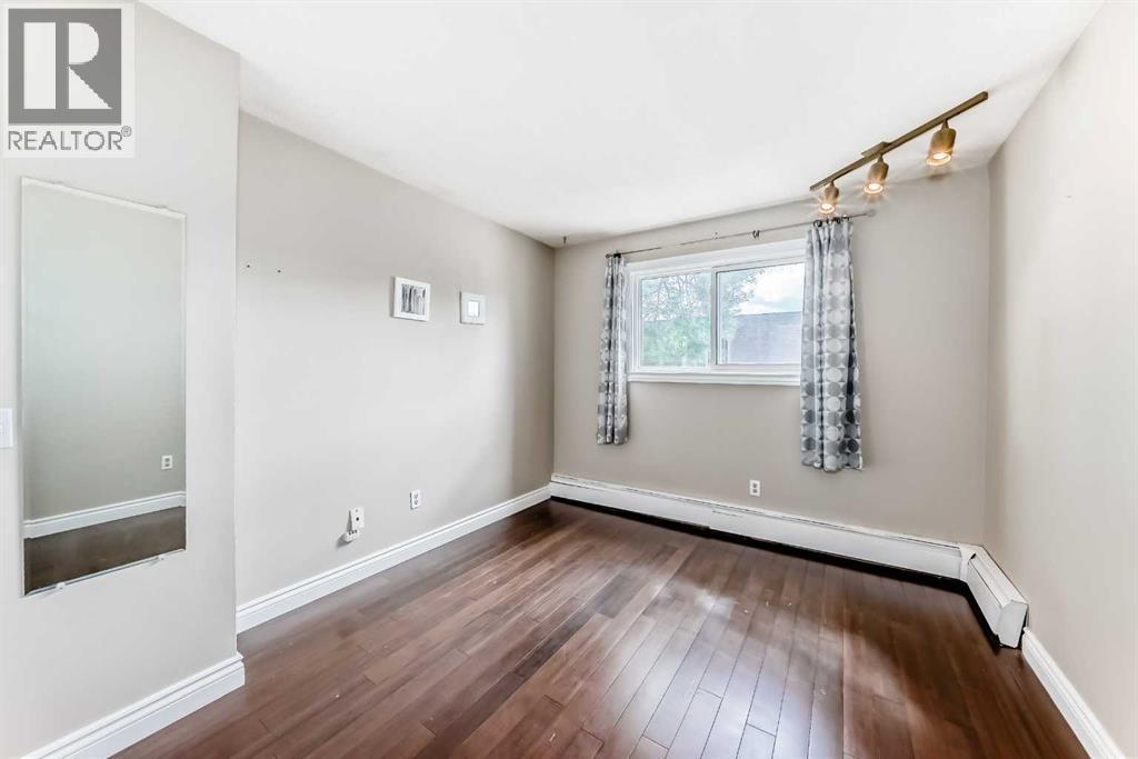 Single Family House Multi-level for Sale in #   Avenue NW Sunnyside Calgary 