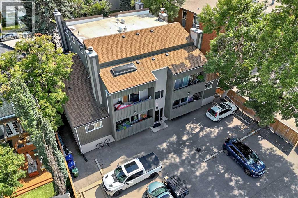 Single Family House Multi-level for Sale in #   Avenue NW Sunnyside Calgary 