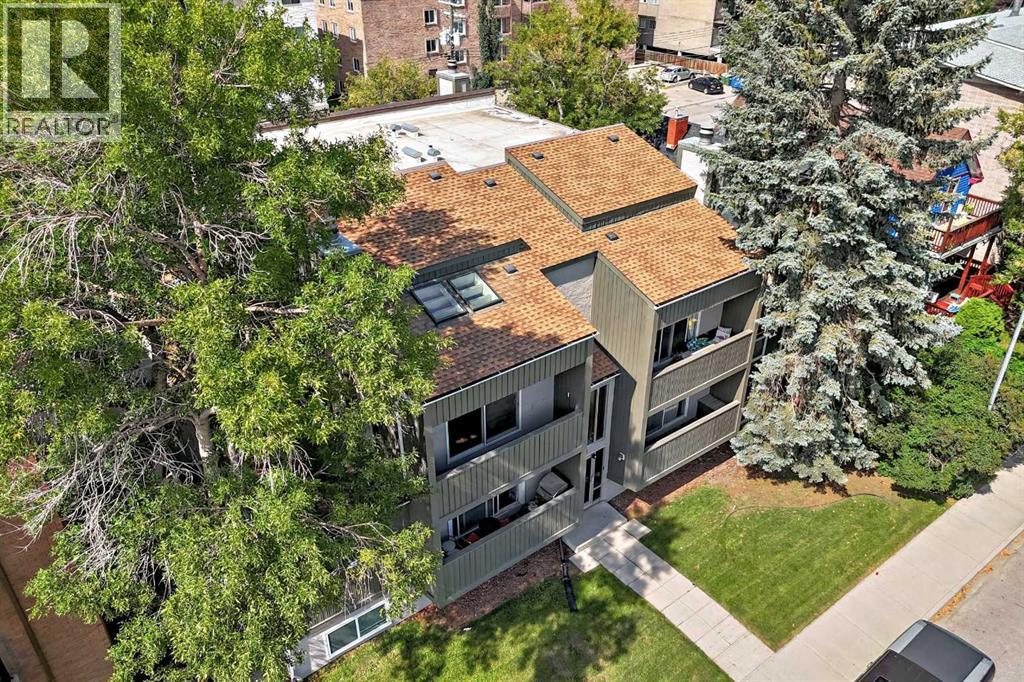 Single Family House Multi-level for Sale in #   Avenue NW Sunnyside Calgary 