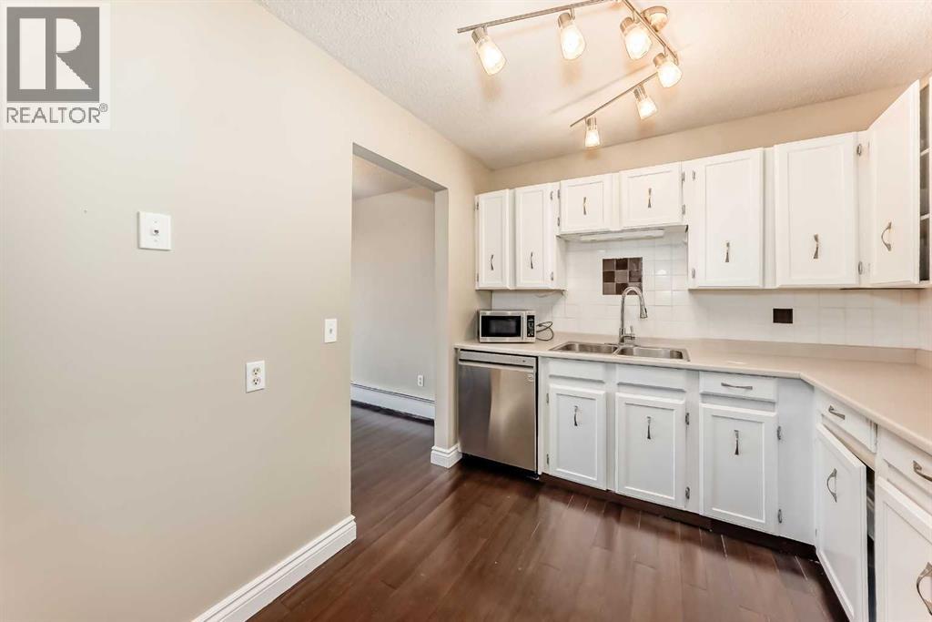Single Family House Multi-level for Sale in #   Avenue NW Sunnyside Calgary 