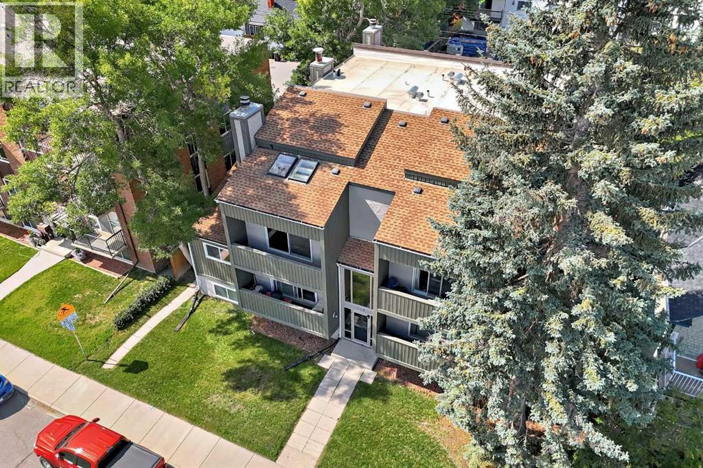 Single Family House Multi-level for Sale in #   Avenue NW Sunnyside Calgary 