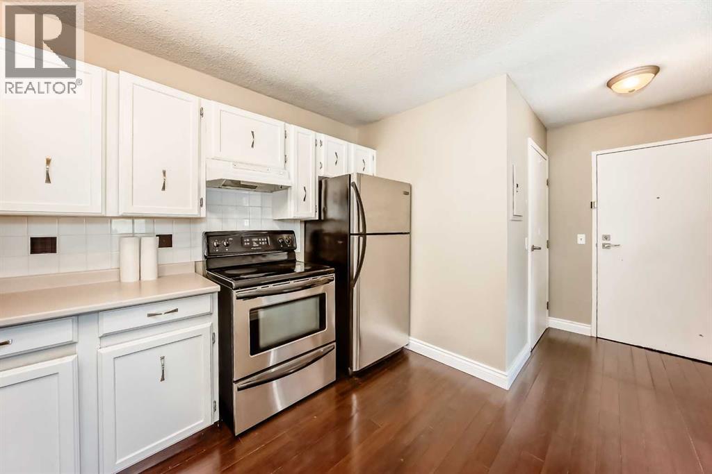 Single Family House Multi-level for Sale in #   Avenue NW Sunnyside Calgary 